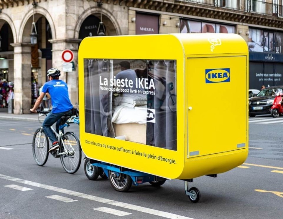 La siesta ikea - power nap- ambient marketing - linkup marketing in outsourcing